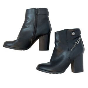 Parker & Sky Chunky Heeled Booties Logo Zipper Detail Vegan Leather 5.5